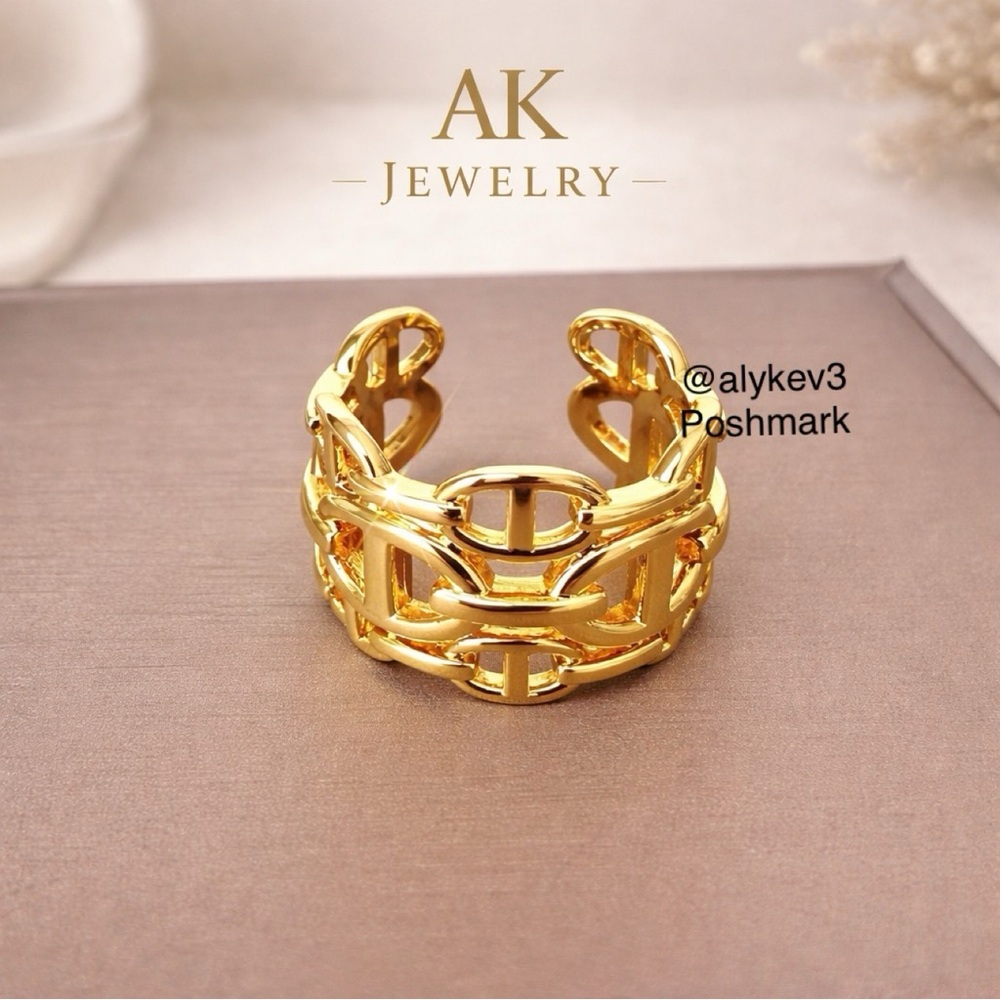 đź’ŽLUXURY RING GOLD Oval Ring, Elegant
Link Elegant Brilliance with Class - Picture 3 of 5